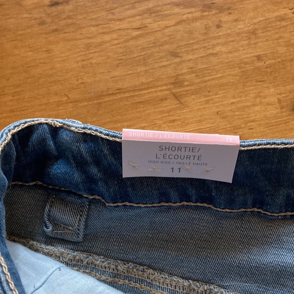 2 for $10 | Eightytwo Ardene Button fly denim shorts - Picture 5 of 8